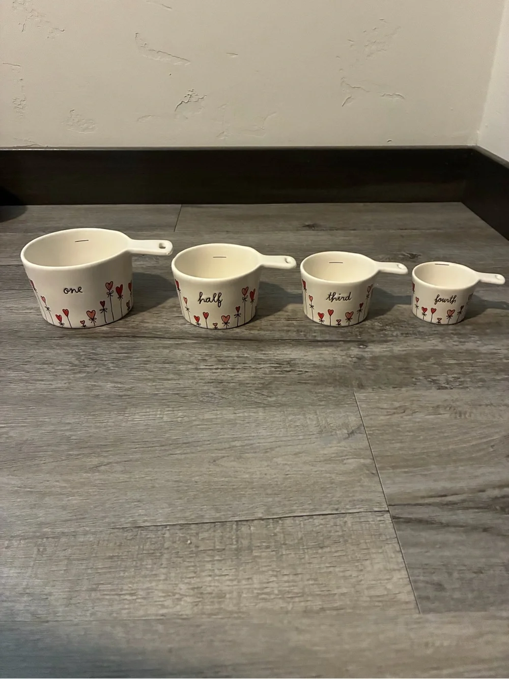 Rad Dunn heart measuring cups